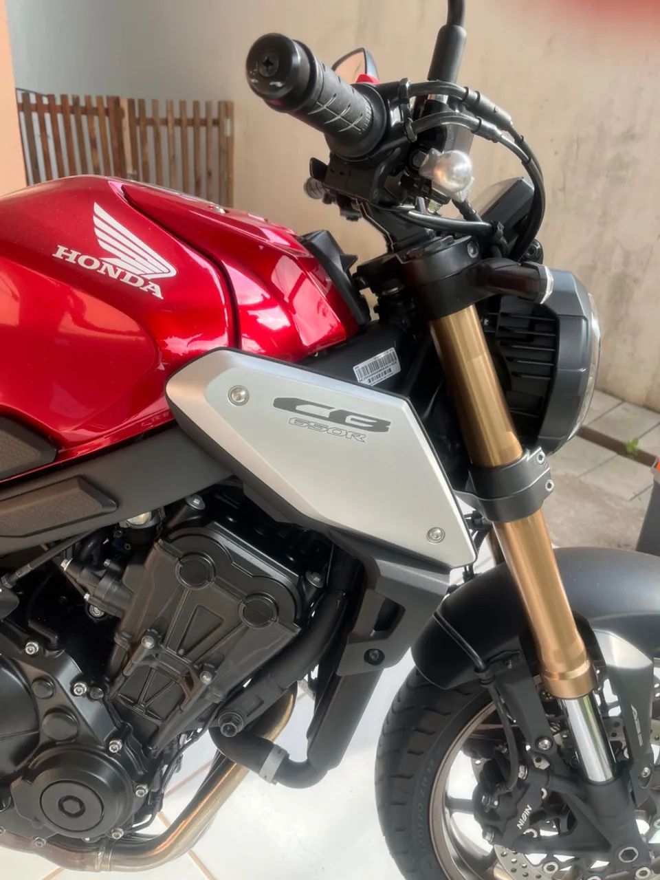 CB 650R - Foto 4
