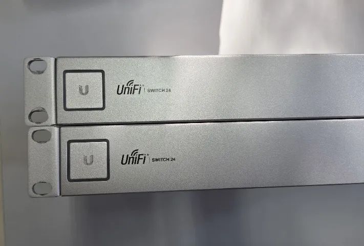 Switch Ubiquiti US-2464312831451395122