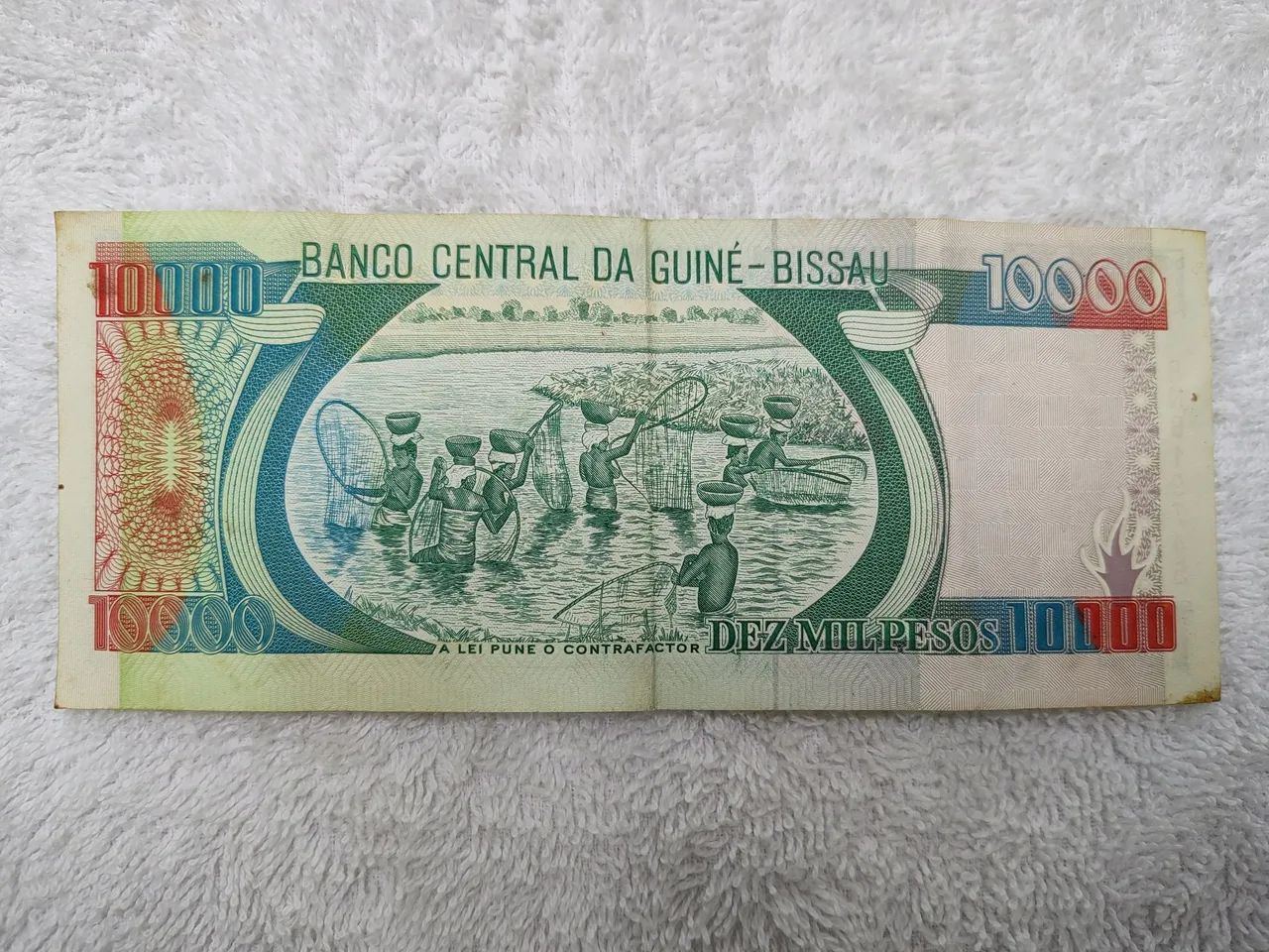 Nota de 10.000 Pesos da Guiné-Bissau - Foto 4