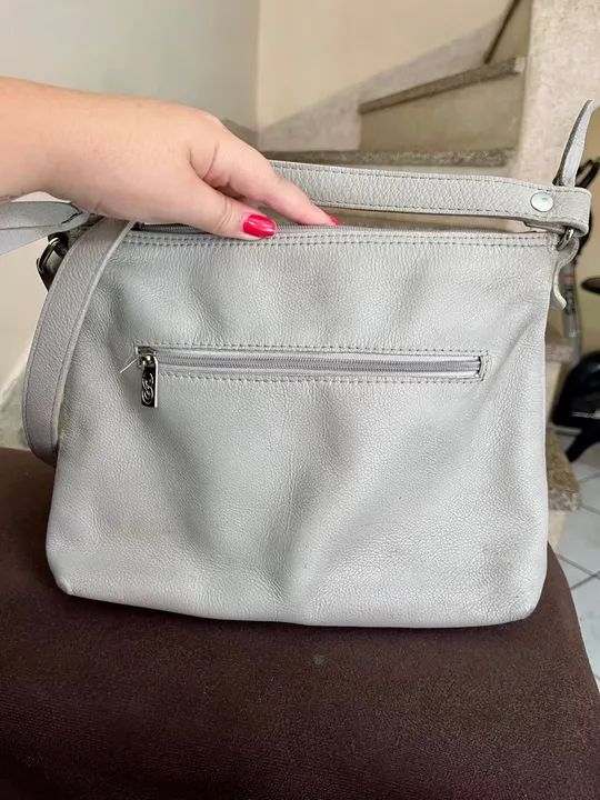 Bolsa Galvani feminina tiracolo em couro legítimo cinza  - Foto 4