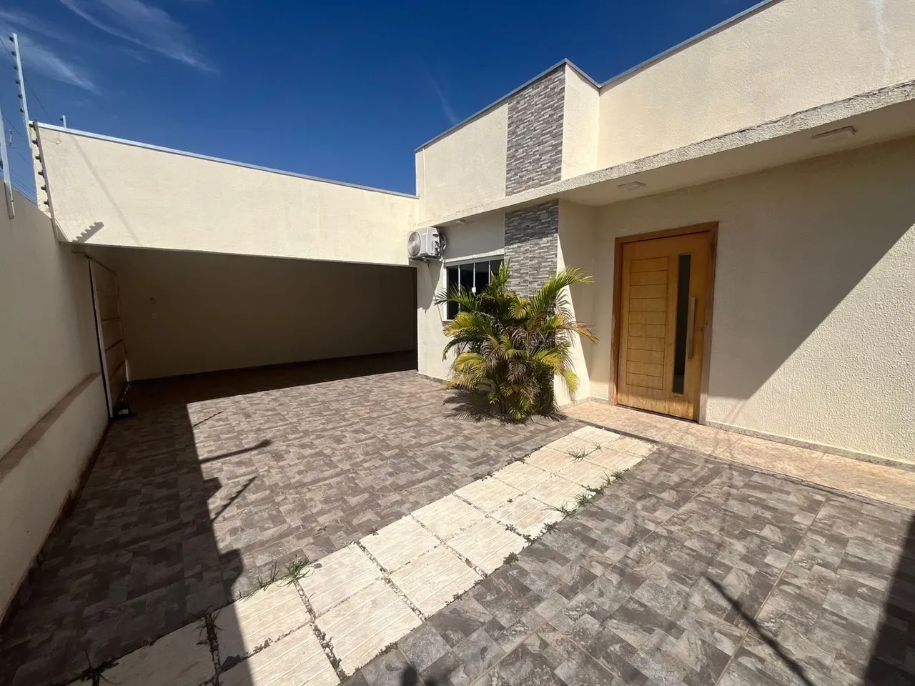 Casa com 3 quartos sendo 1 suite