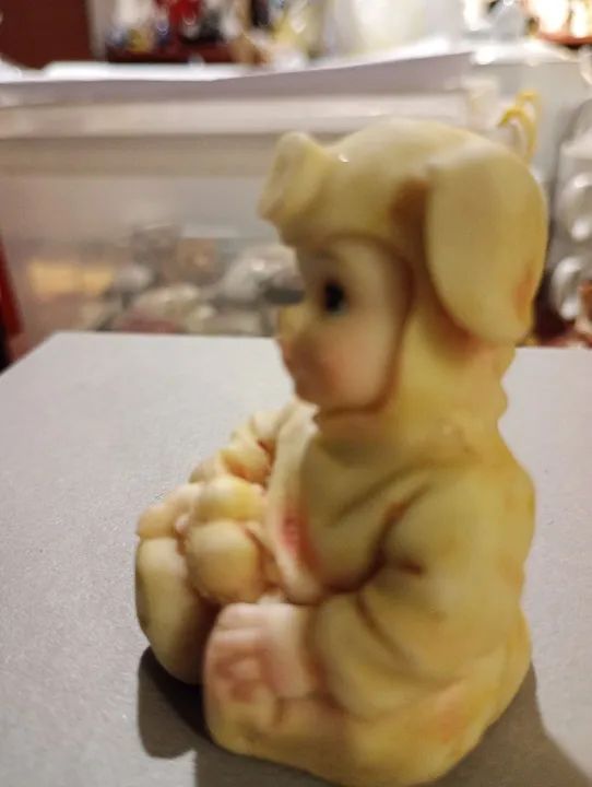 Boneca em resina- roupa porquinho  - Foto 4