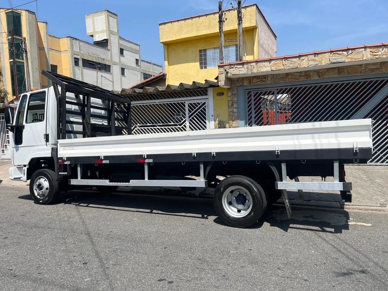 816 Carroceria Aberta de ferro ( ótimo caminhão melhor motor da Categoria )  - Foto 5