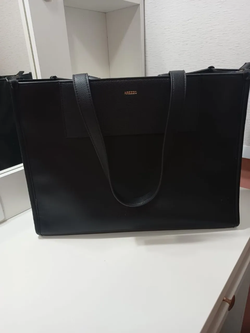 Bolsa Arezzo Preta - Elegância e Praticidade