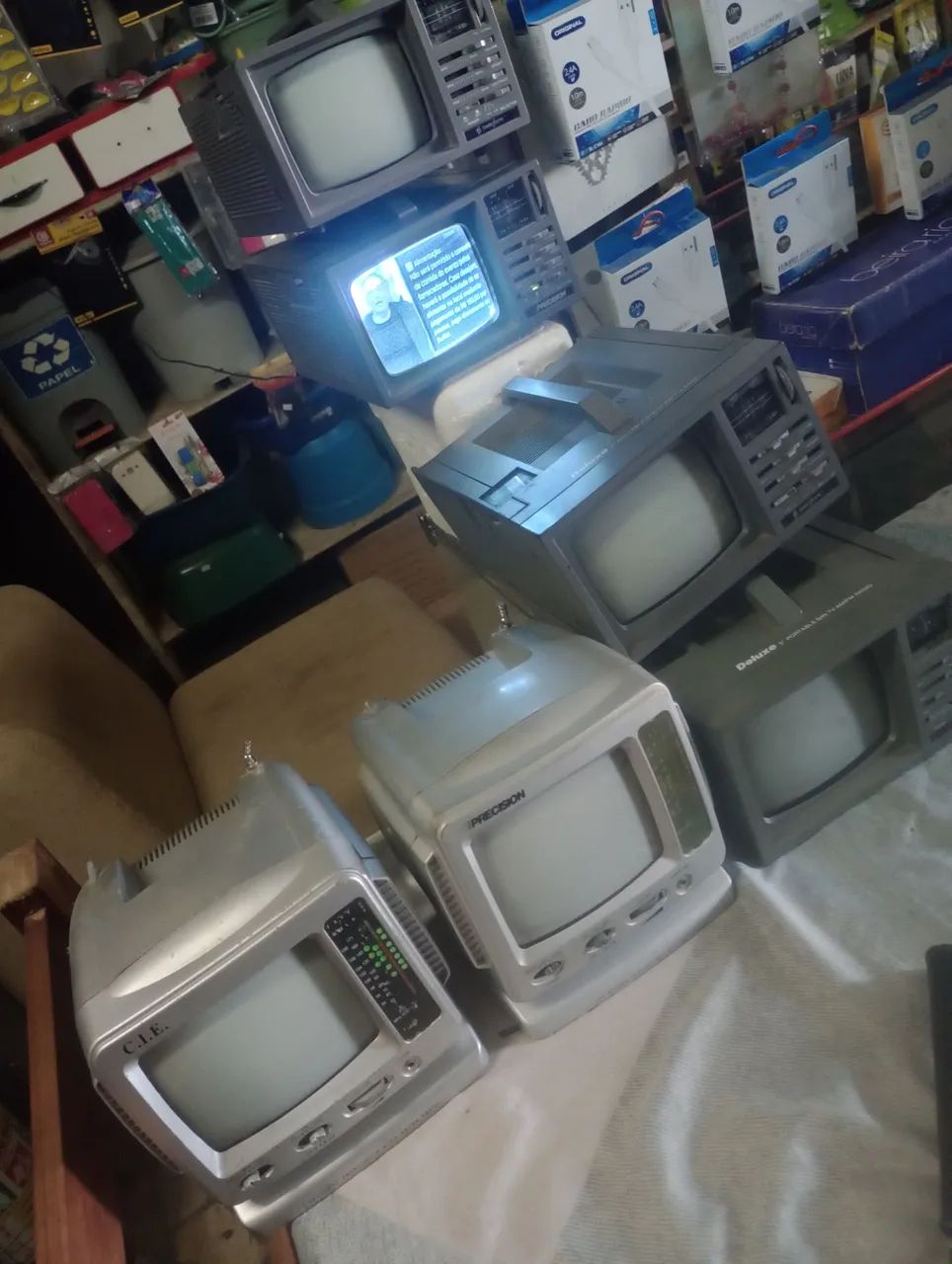 Mini TVs Portáteis - Colecionador ou Uso Geral