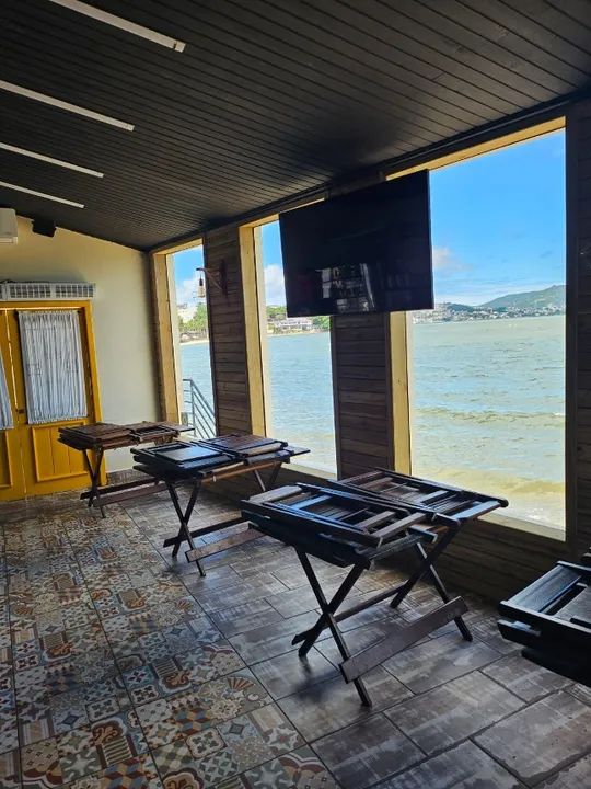 BAR NA BEIRA MAR DE COQUEIROS