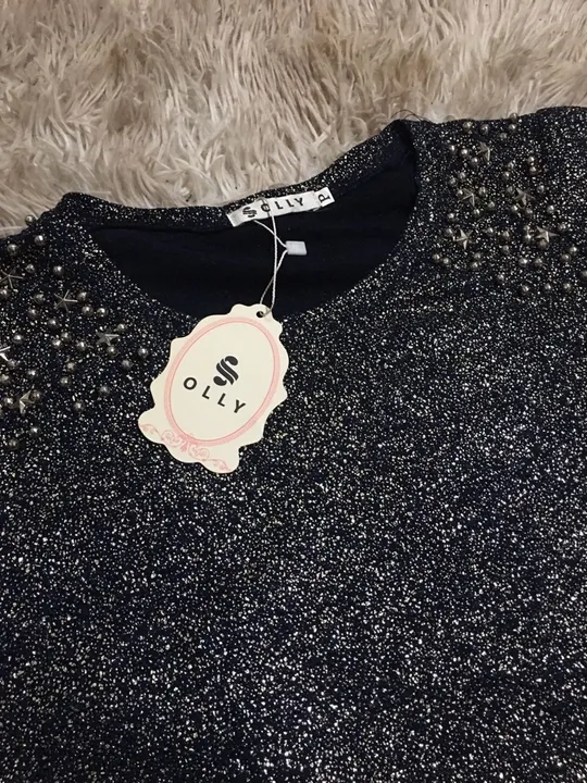 Blusa com Glitter e Detalhes nas mangas