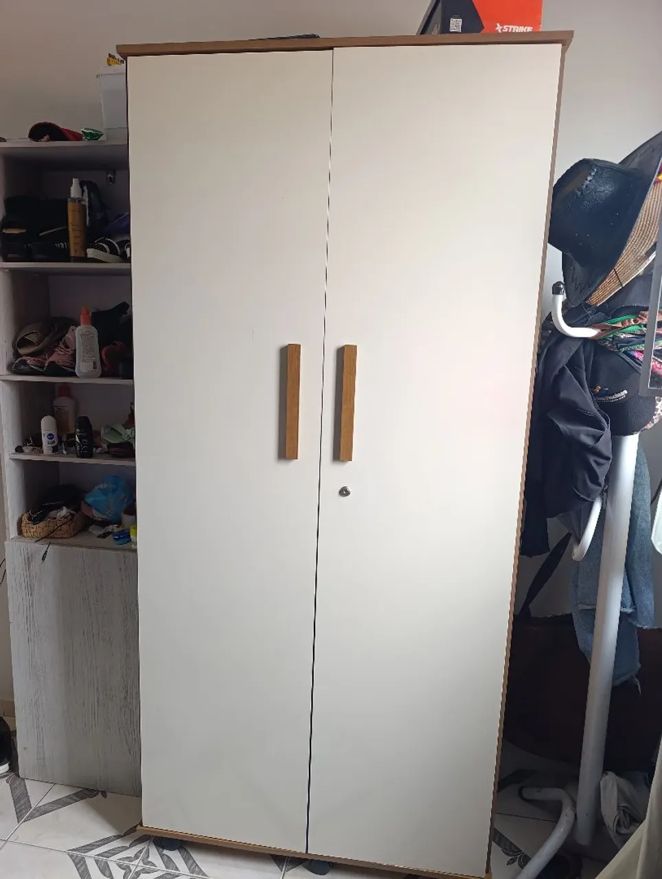 Armário multiuso 2 Portas com Design Moderno