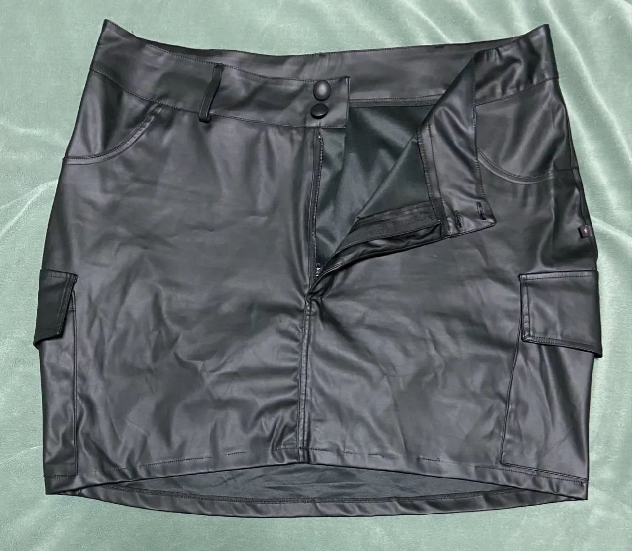 Saia de Couro Sintético Plus Size G2 - (50 ao 52) - Foto 3