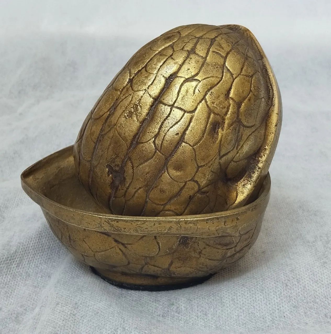Porta jóias em bronze com formato de noz - Foto 3