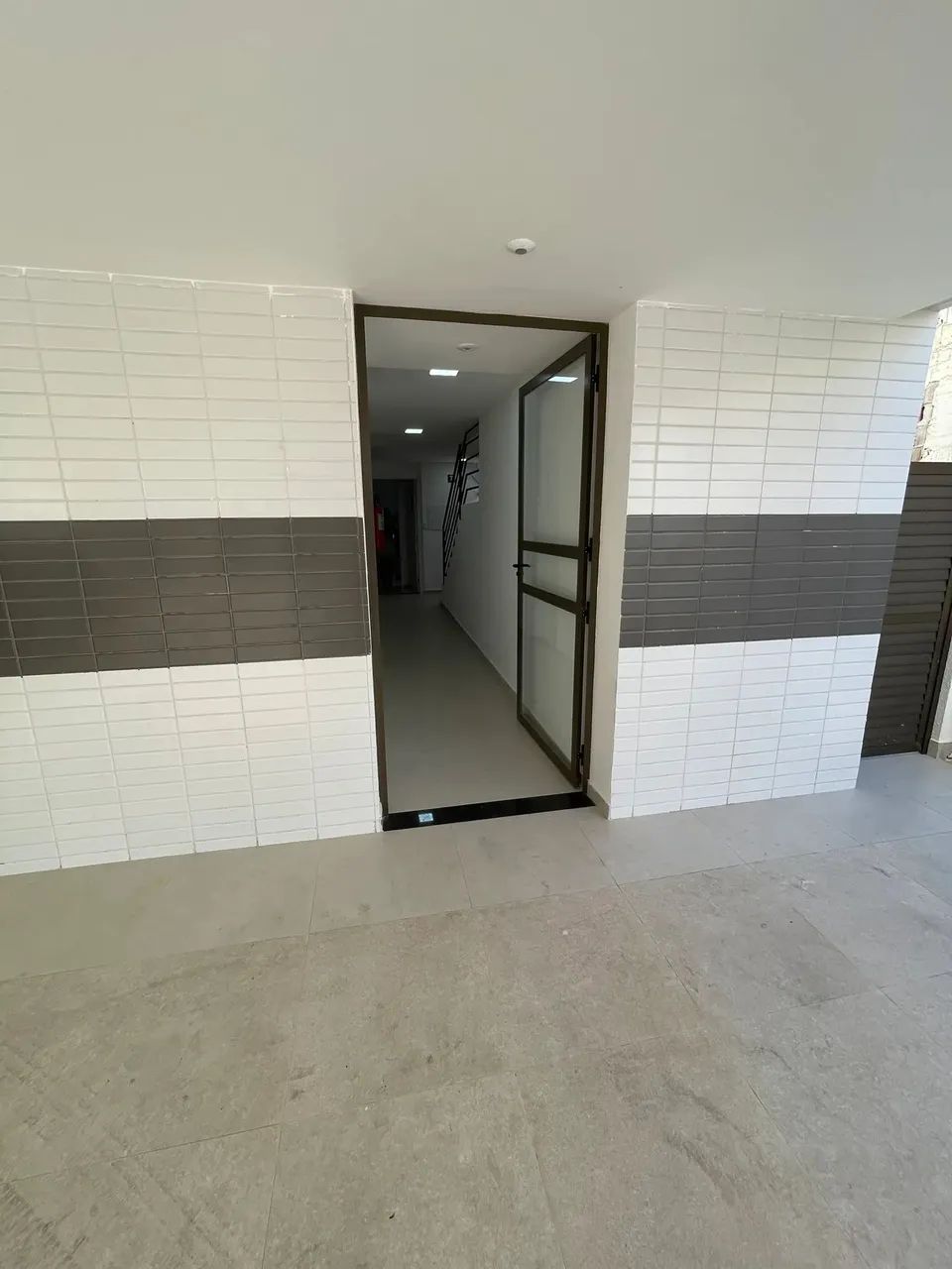 Alugo apartamento térreo com área externa privativa e portão privativo, primeira locação - Foto 5
