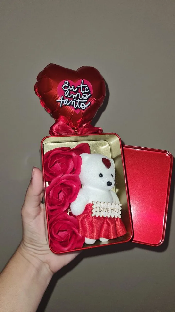 Kit de presente de urso e rosas