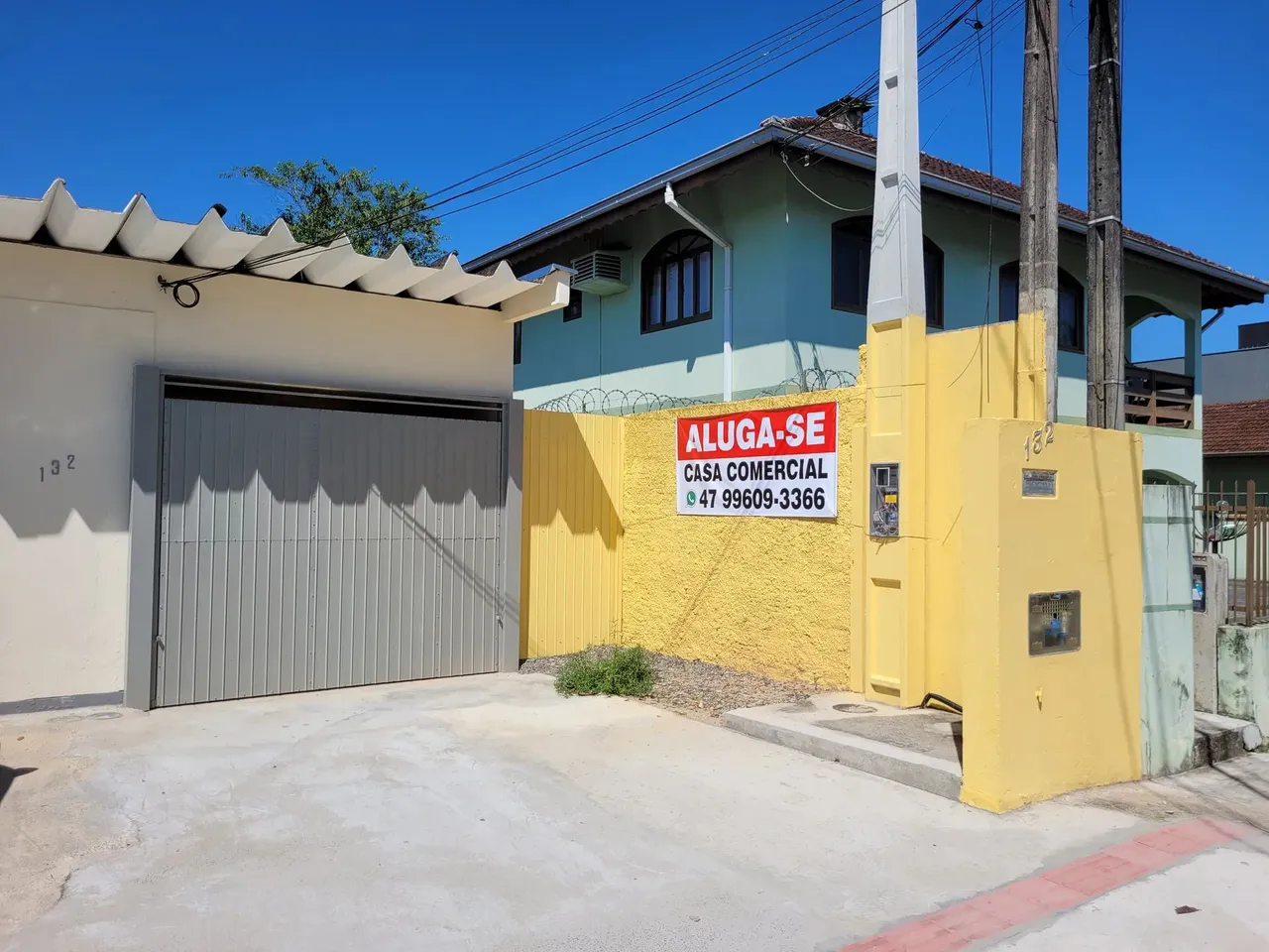 Casa para aluguel com 204 metros quadrados com 6 quartos em Floresta - Joinville - Santa C
