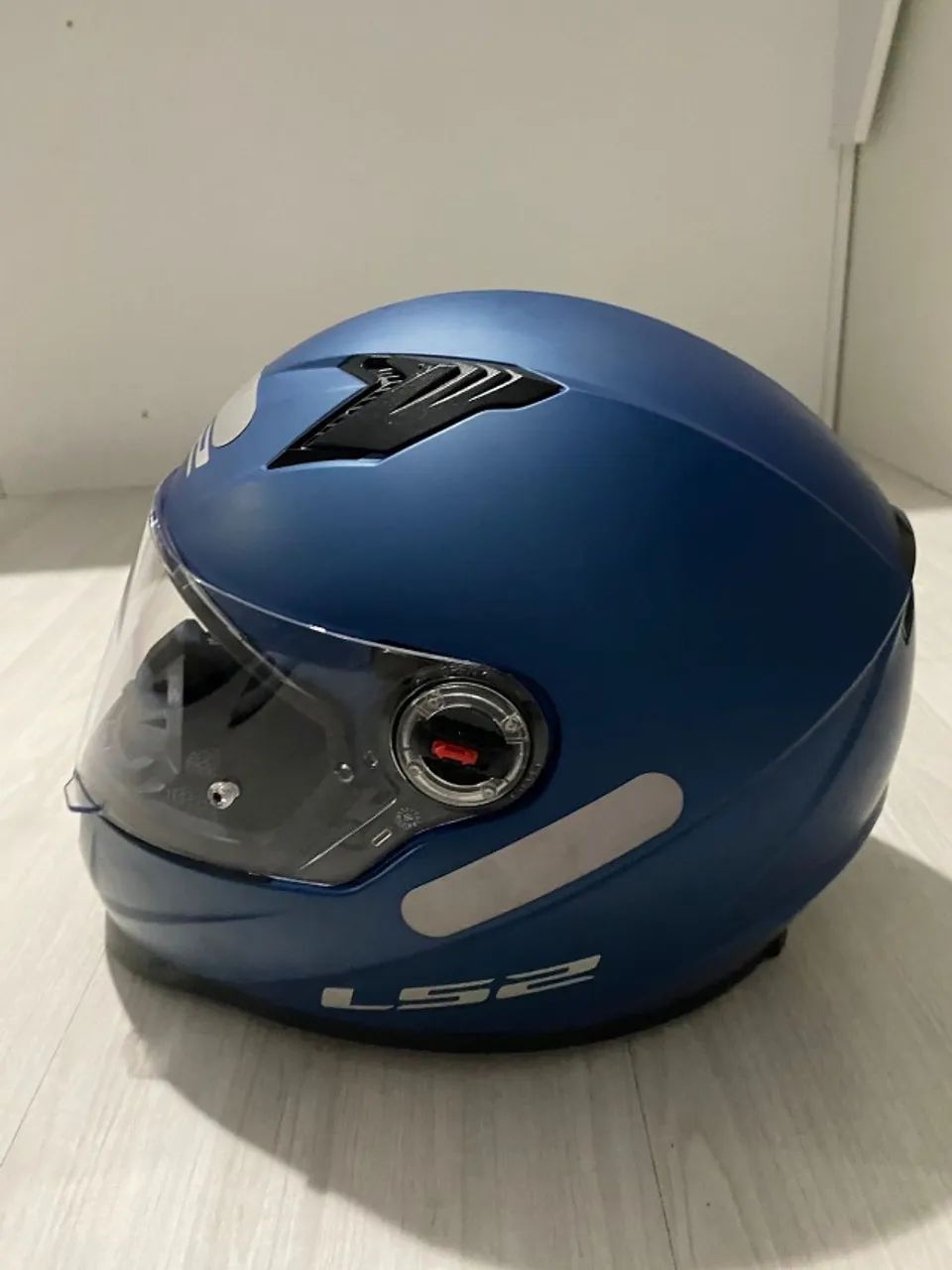 capacete de moto ls2 semi novo - Foto 2