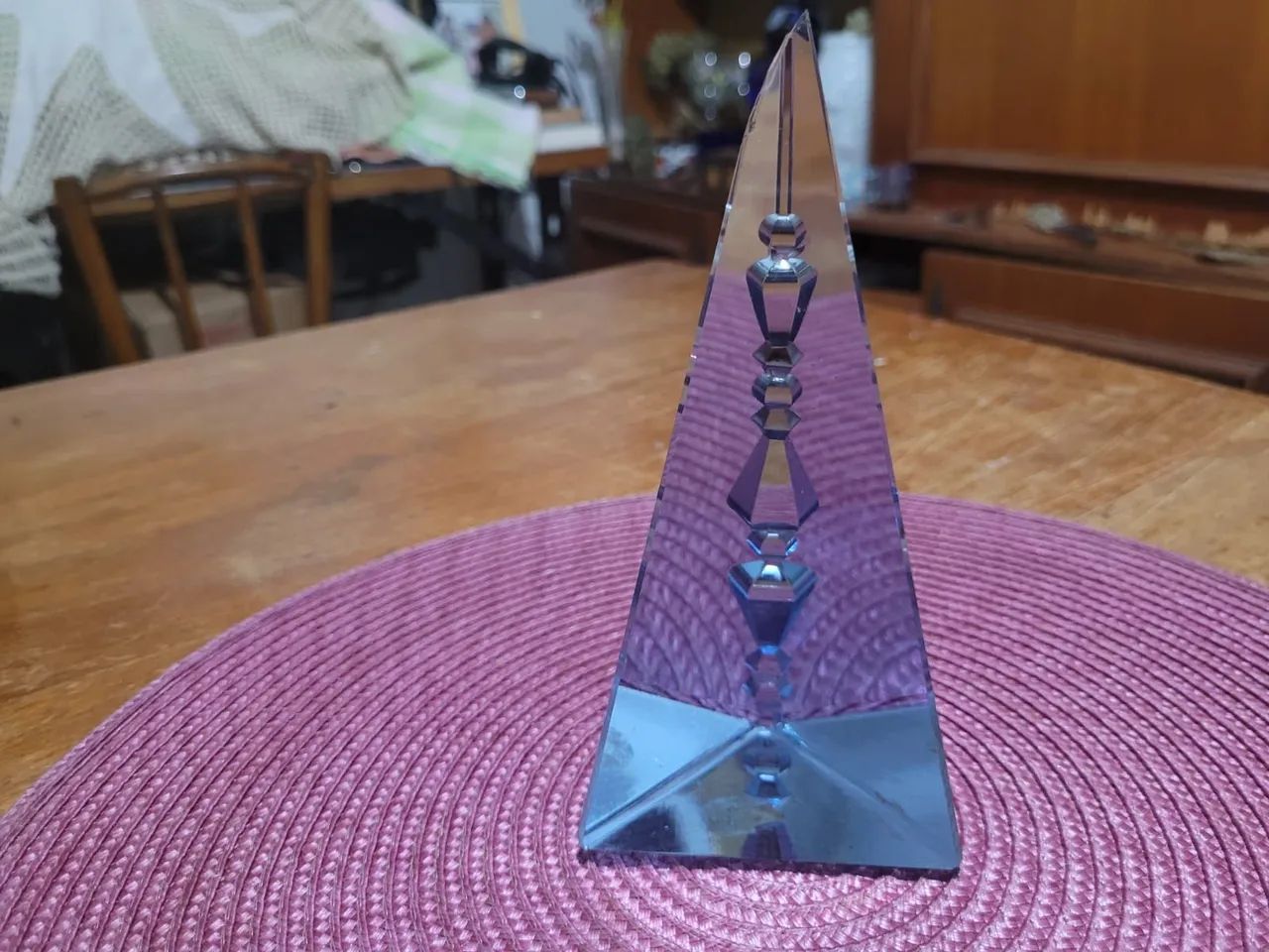 Pirâmide de cristal lapidado  - Foto 2