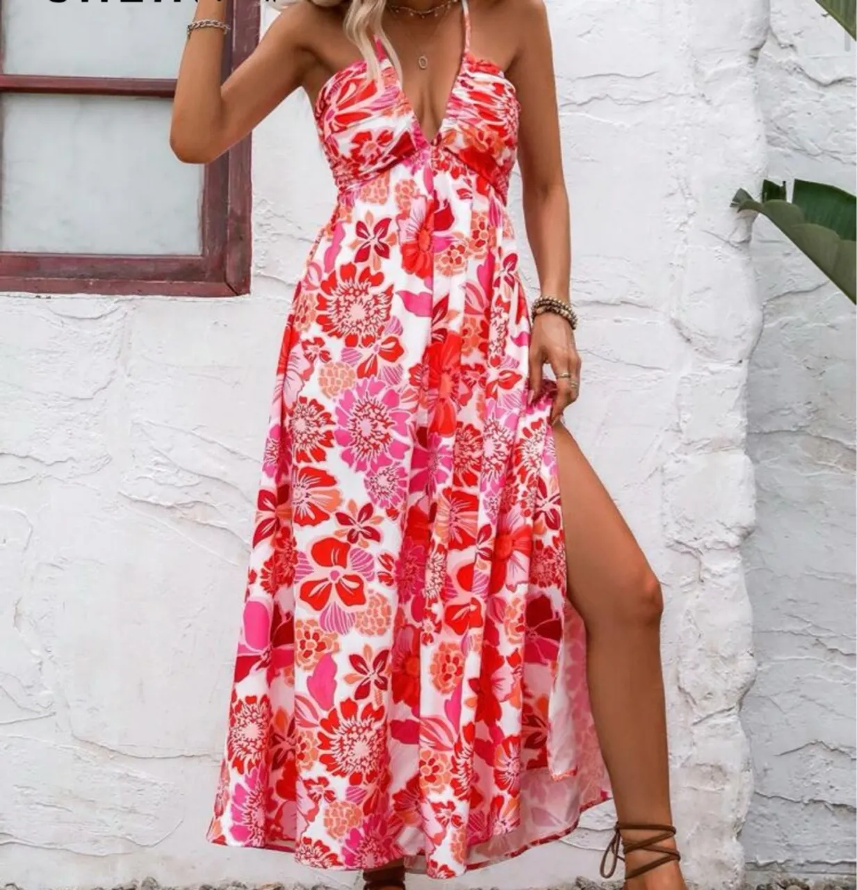 Vestido longo floral com fenda