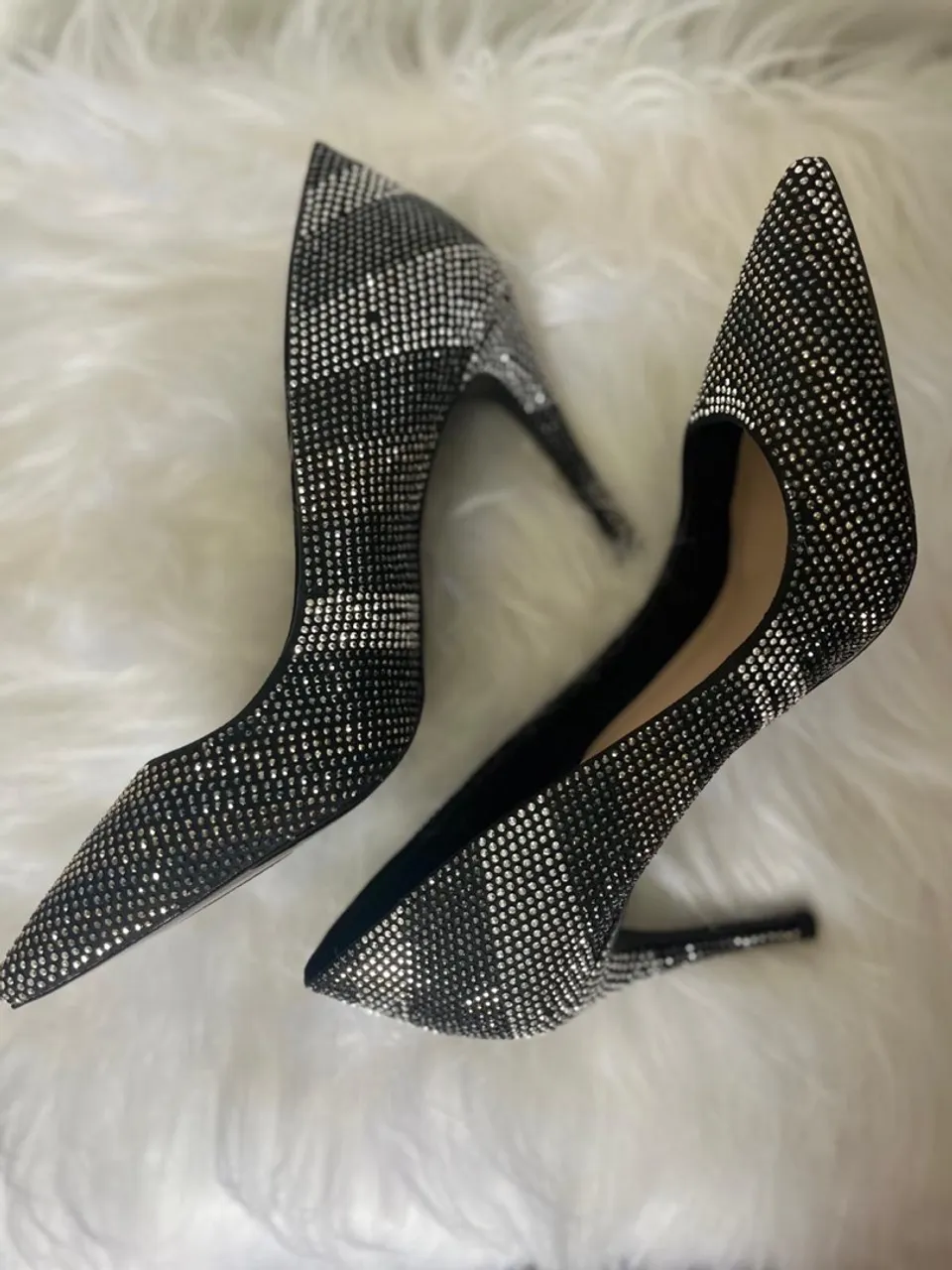 Vendo maravilhoso sapato com Strass Aldo importado 37