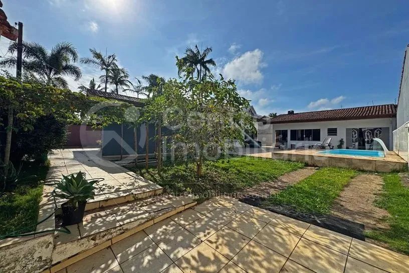 CASA à venda com piscina e 3 quartos em Peruíbe, no bairro Parque Balneario Oasis - Foto 4