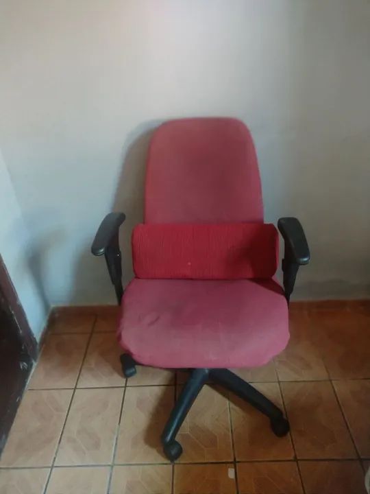 Gadeira de escritório com almofada 