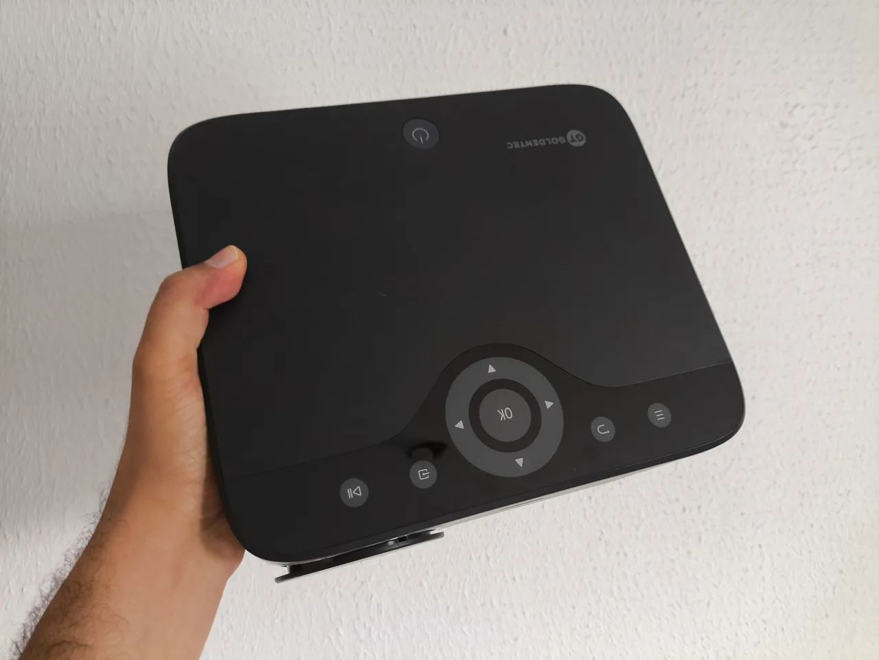 Projetor Multimídia Goldentec 7000 Lumens Full HD muito novo ! - Foto 3