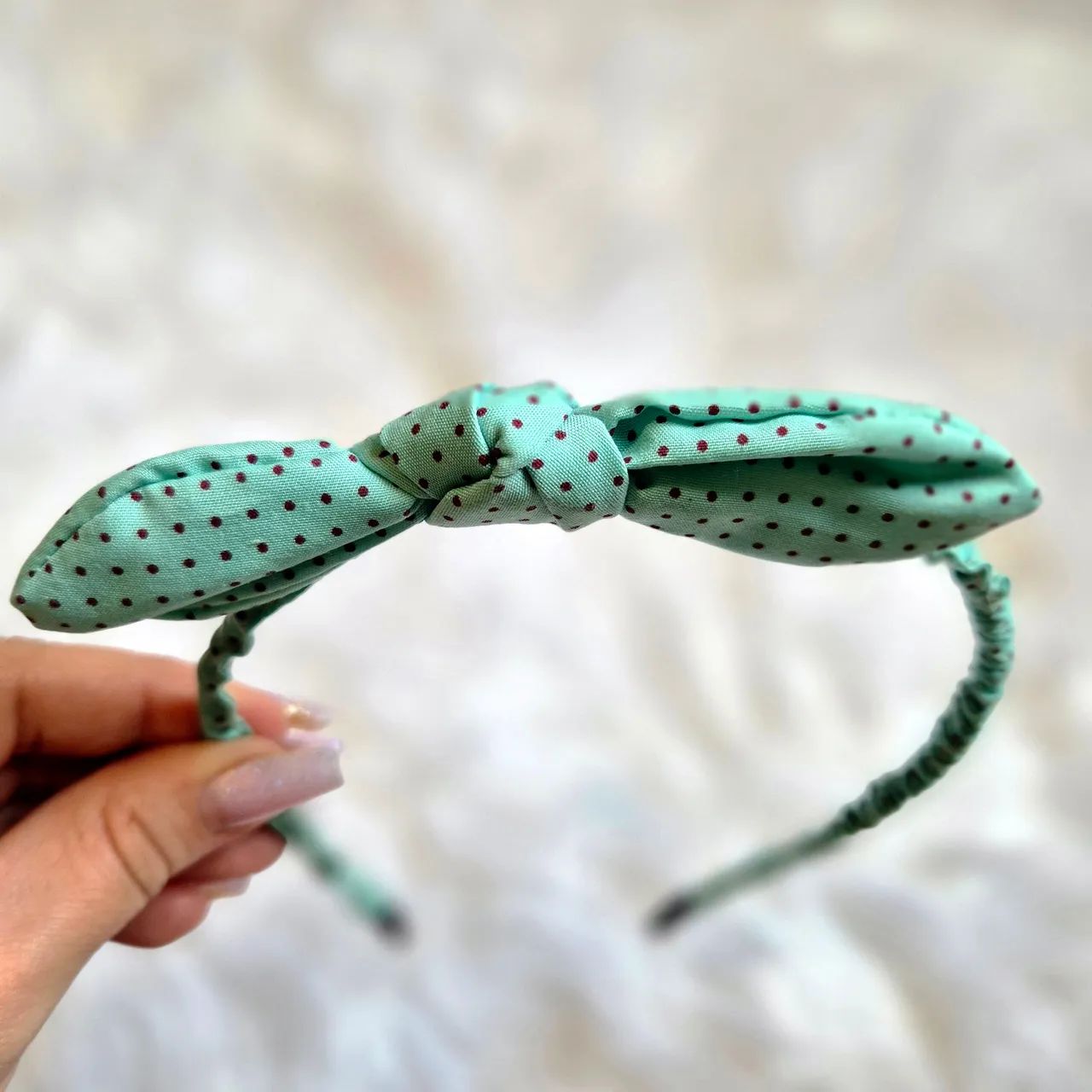 Tiara de cabelo em tecido poá verde água  - Foto 4