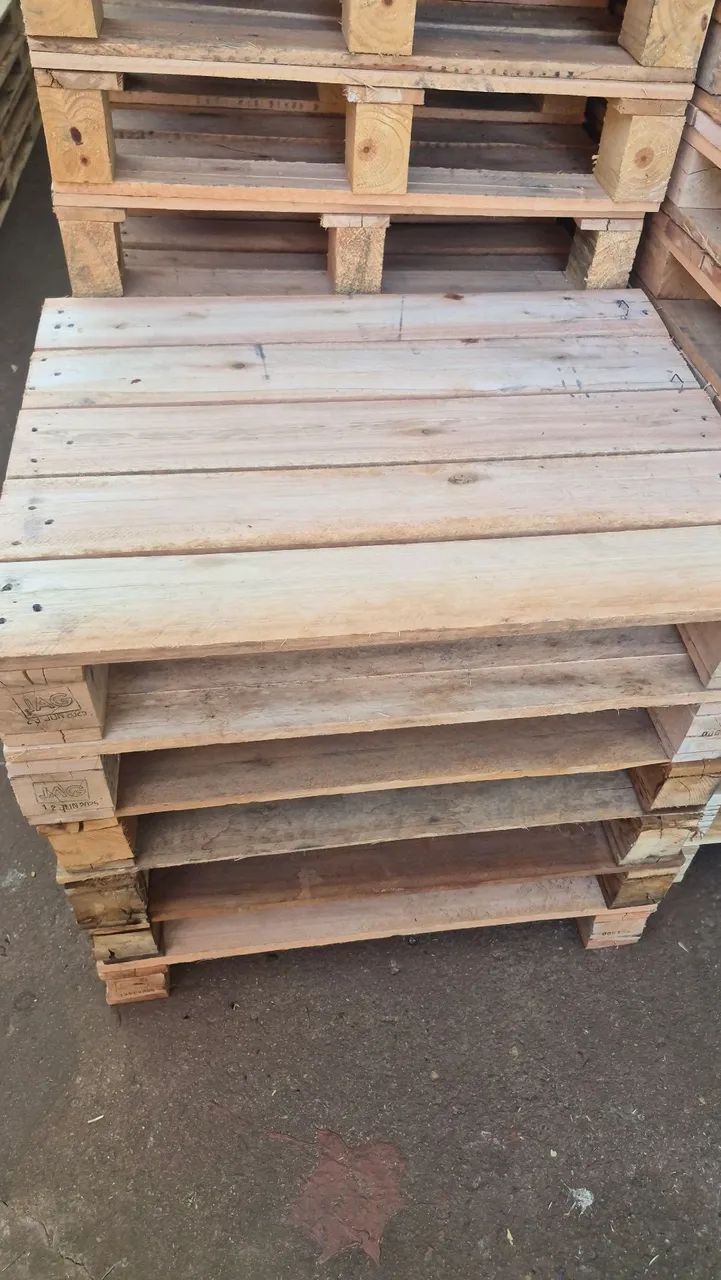 Pallets de Madeira,  medida 0.80 por 0.60. 