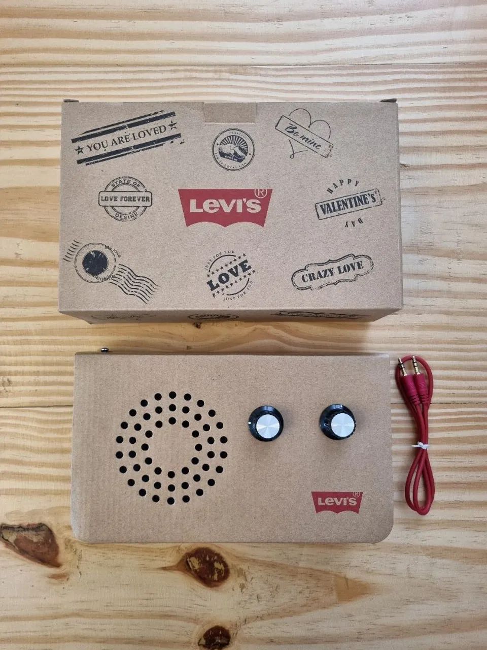 Item de colecionador Rádio Vintage Levi's funcionando perfeitamente - Foto 3