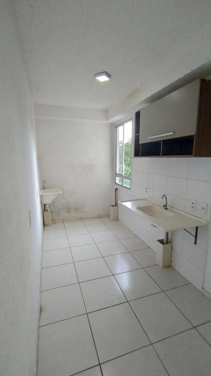 Apart. 3º Andar, pintura usada, Água e condomínio incluso, Não paga caução