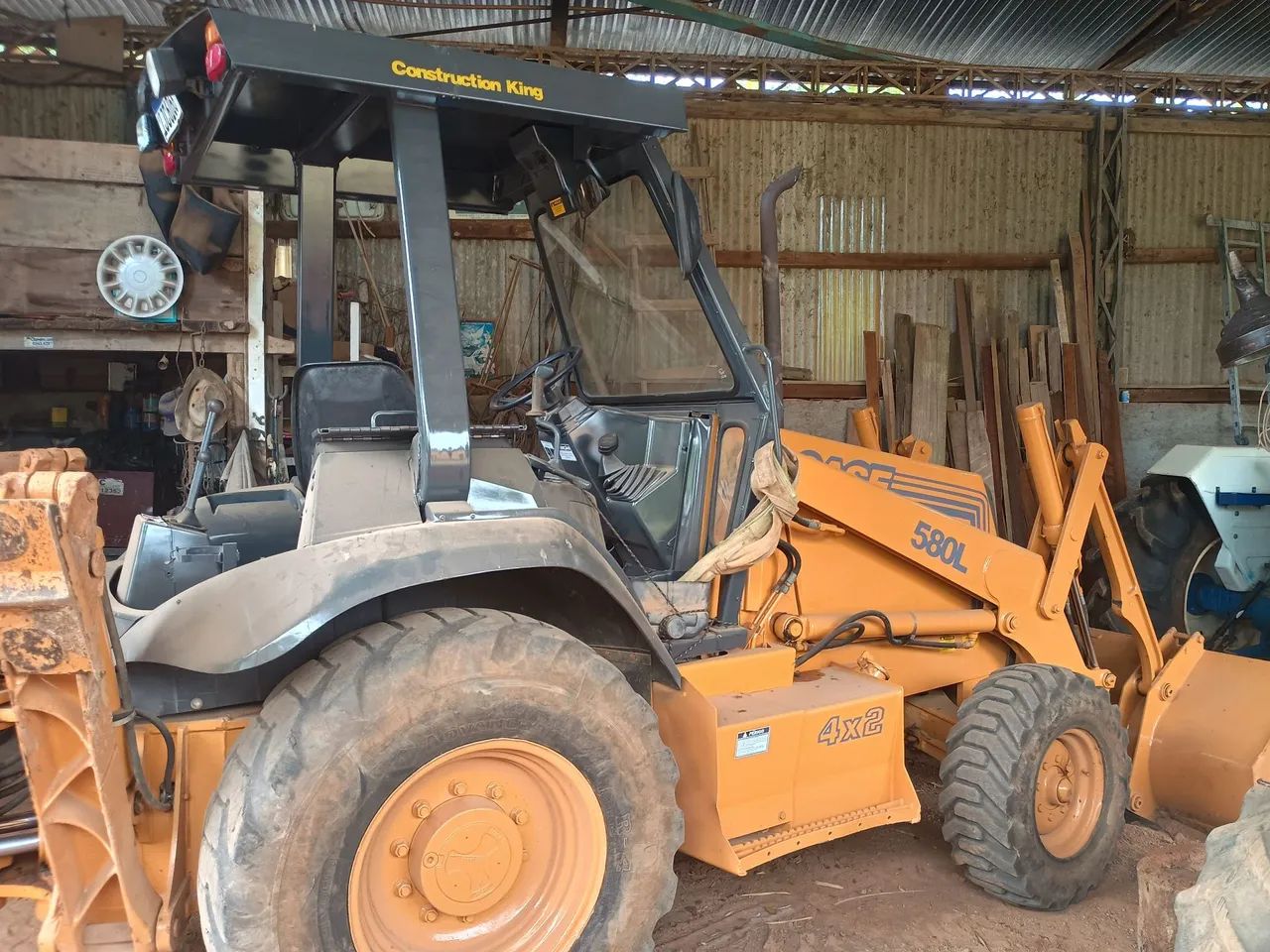 Retroescavadeira Case 580L - Máquina Potente e Confiável - Foto 3