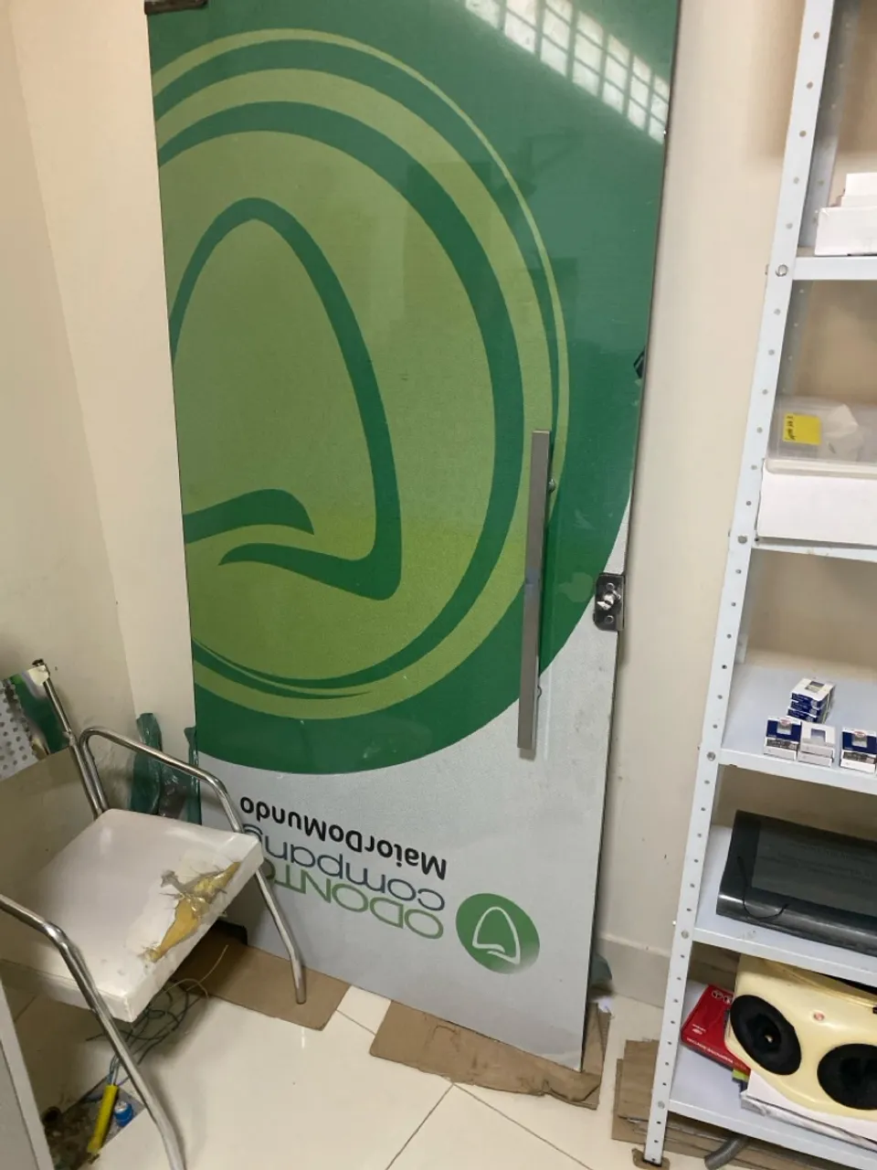 Porta de Vidro para Escritório - ODONTO COMPANY