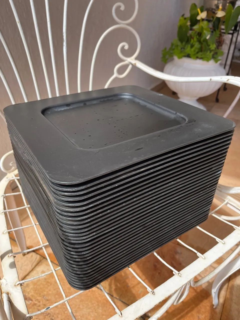 Sousplat de Pratos Quadrados Empilháveis - Foto 4