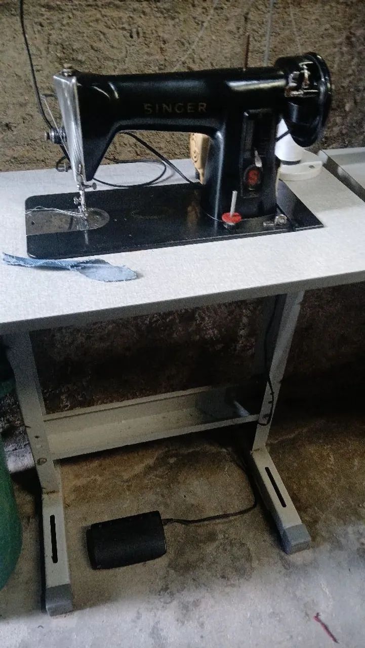 Máquina de Costura Singer - Foto 2