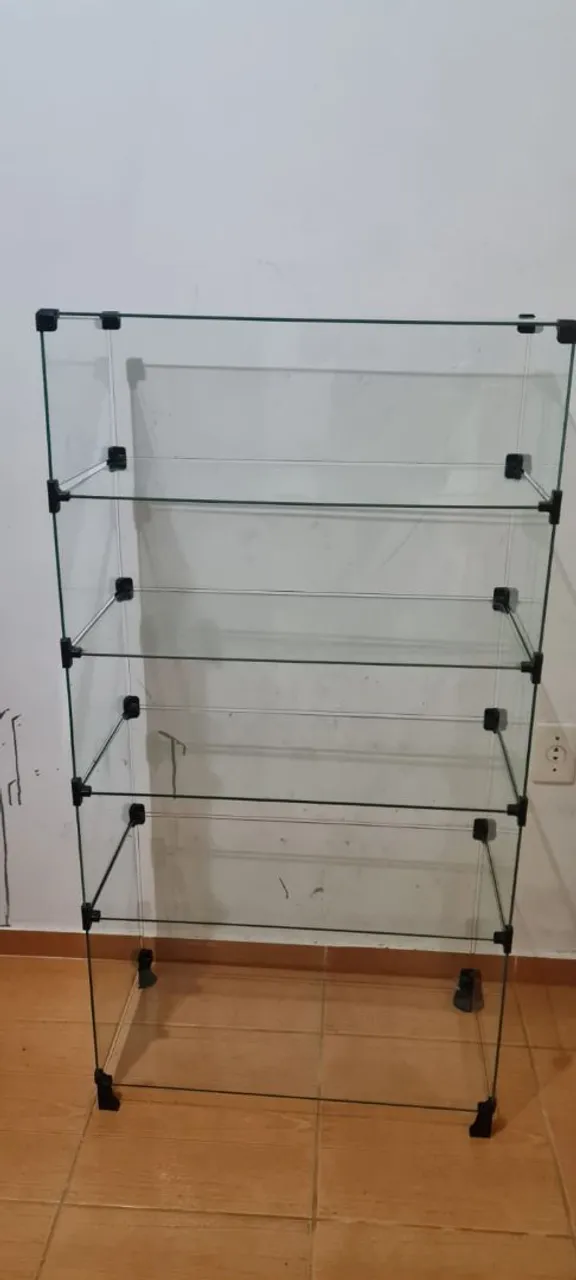 Estante de Vidro com Design Moderno