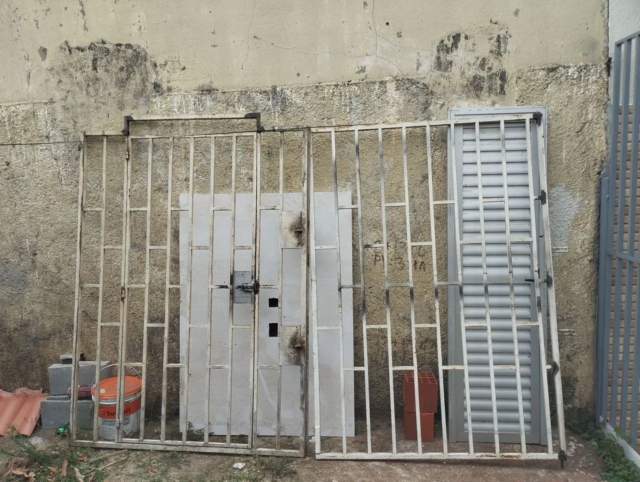 Iron gate64319461376515120