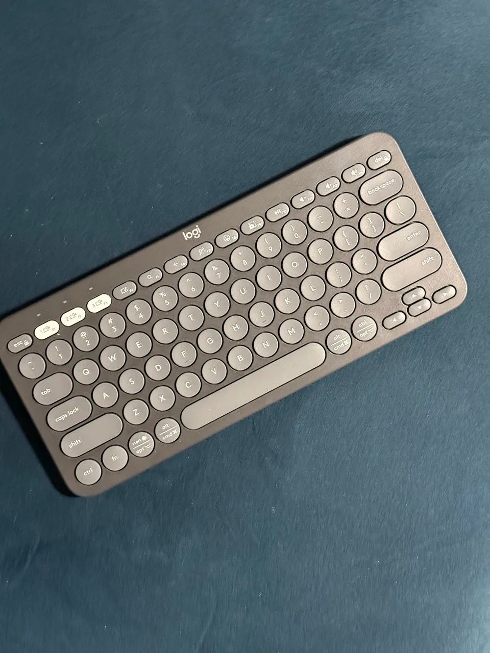 Selling Logitech mouse and keyboard kit64297163373443121