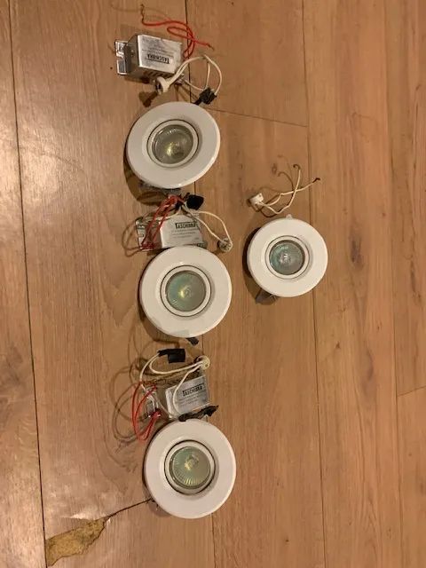 Kit com 4 Spot luminária de embutir para teto em gesso