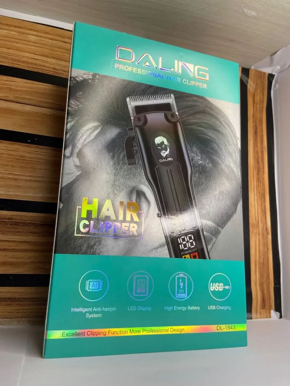 Máquina De Cortar Cabelo Dourada Profissional Sem Fio Daling
