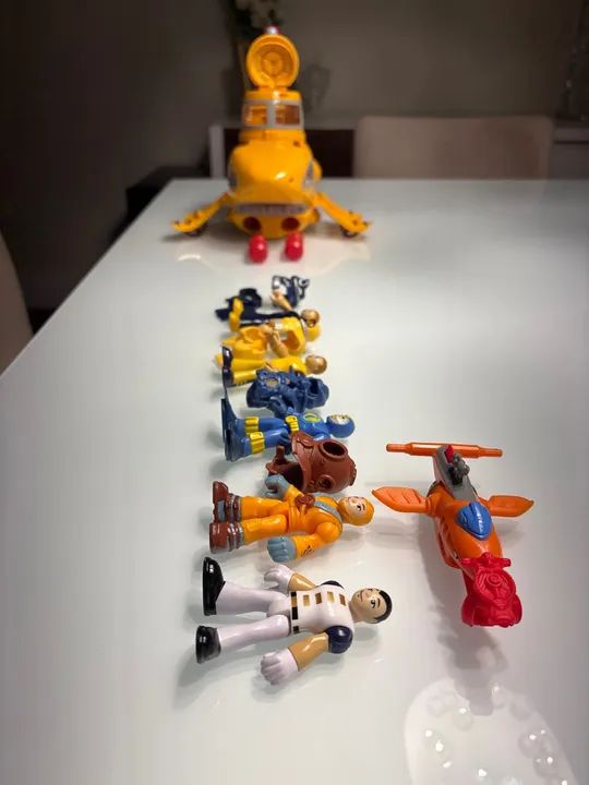 Brinquedos do fundo do mar - Submarino e personagens