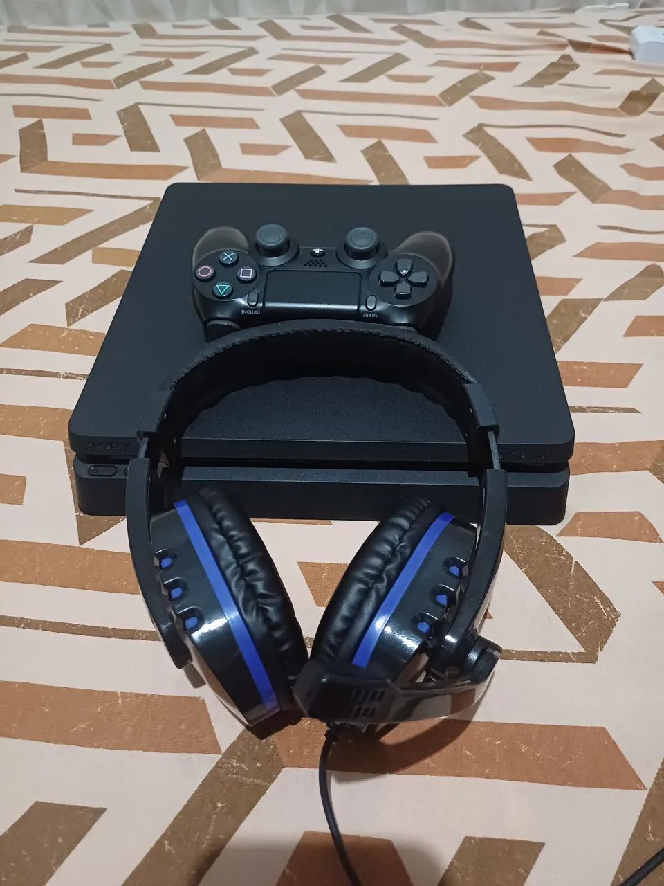 PS4 SLIM 1 TB - Foto 2