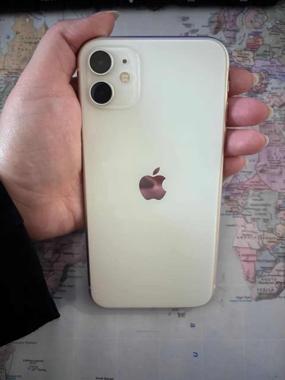 iPhone 11 - 64GB (Branco) - Celulares e Smartphones - São Pedro