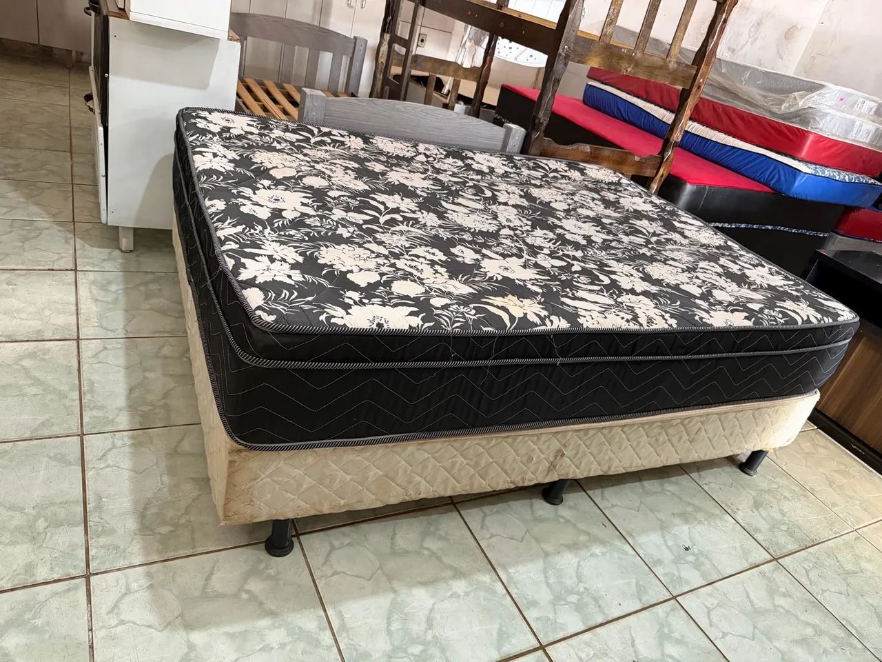 Cama de casal box + colchão de casal e base 