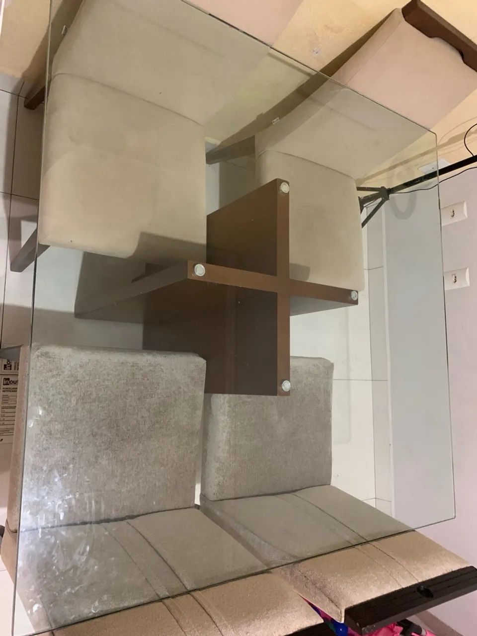 Mesa de Jantar com 4 Cadeiras - Tampo de Vidro - Foto 2