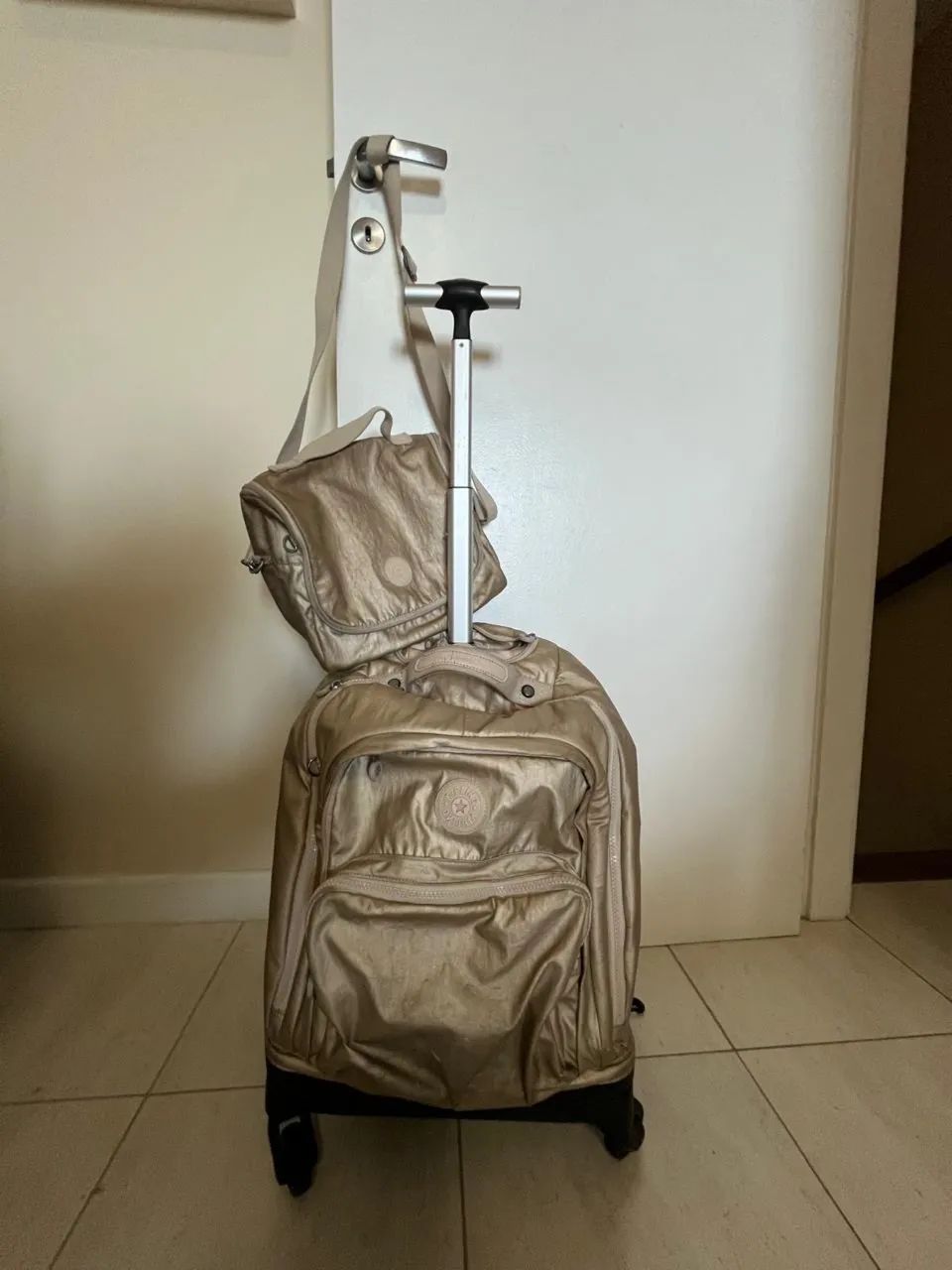 Mochila e lancheira kipling