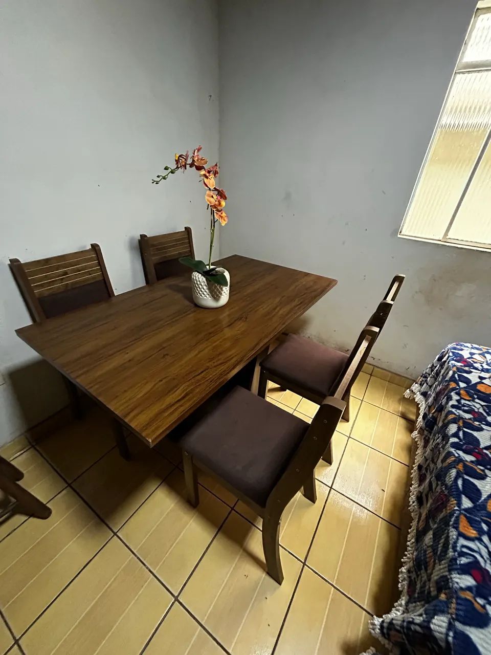 Mesa 4 cadeiras 