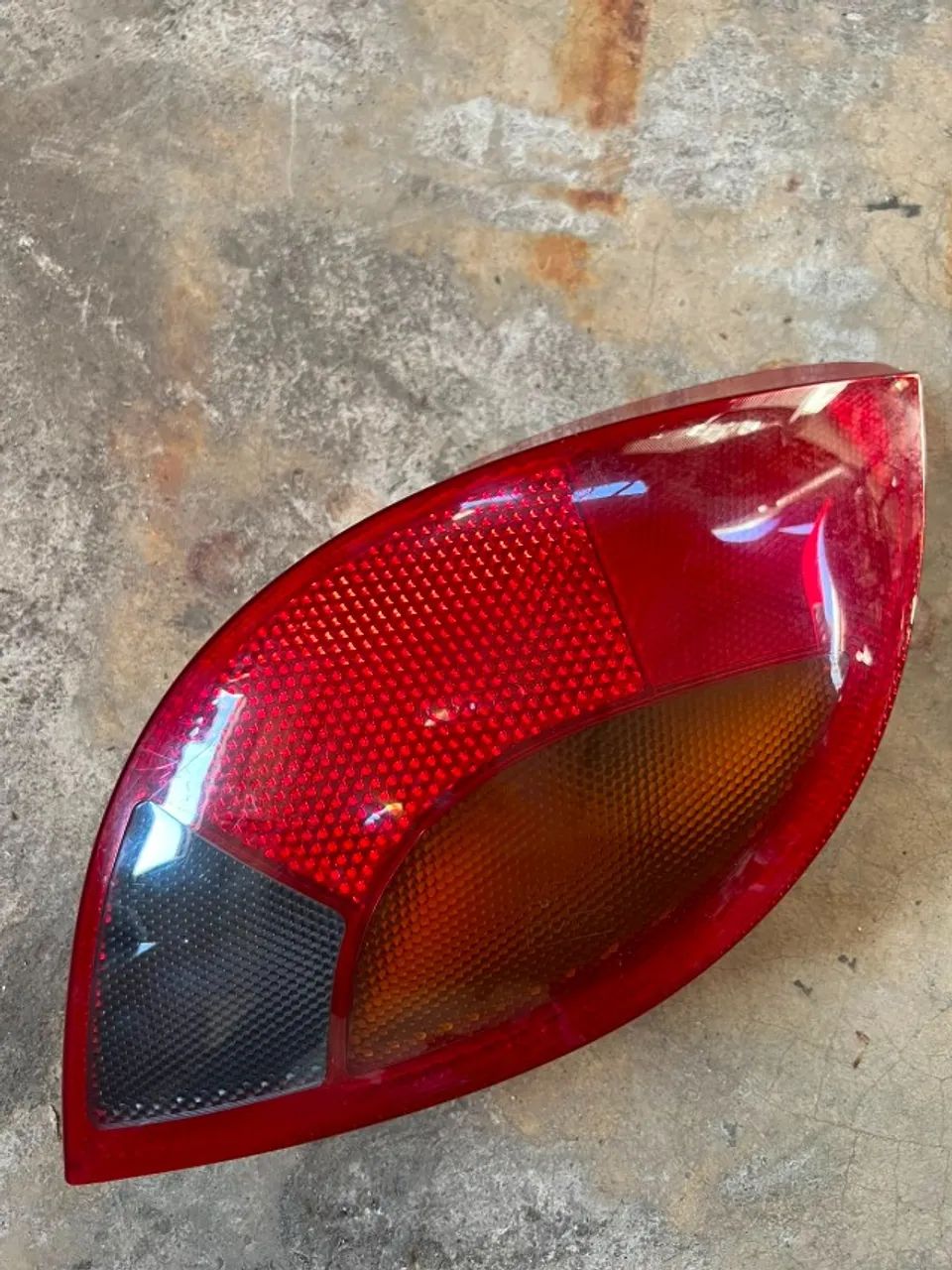 Lanterna Traseira Ford Ka 97-01