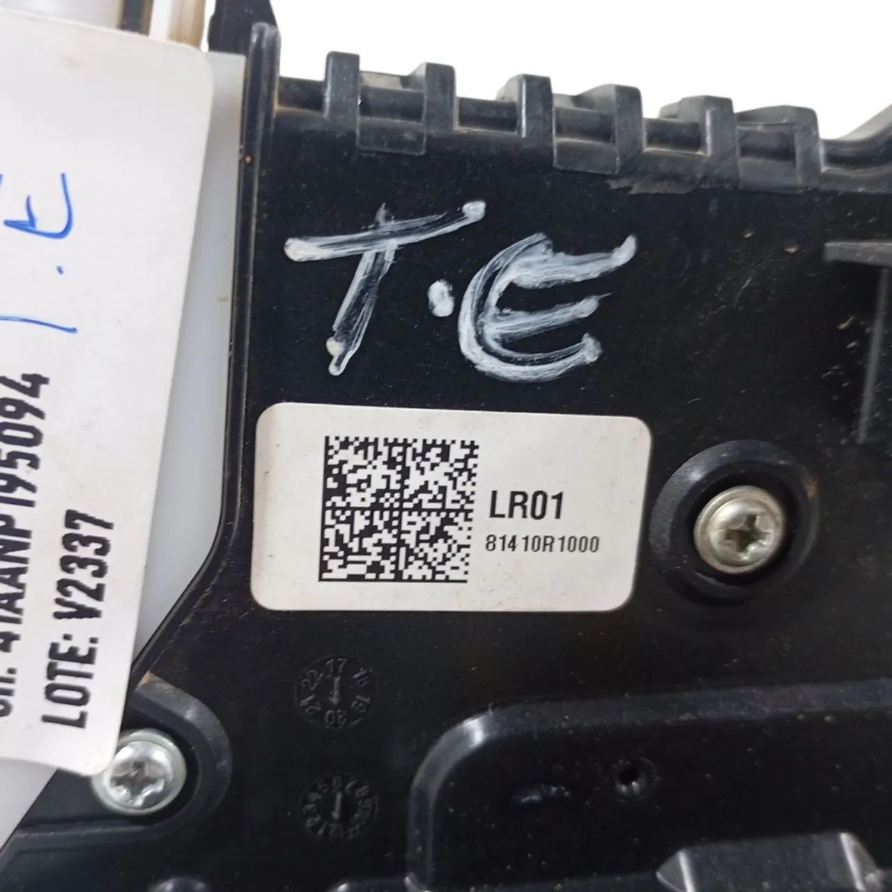 Fechadura porta Traseira esquerda Hb20 2022 81410R1000 - Foto 6