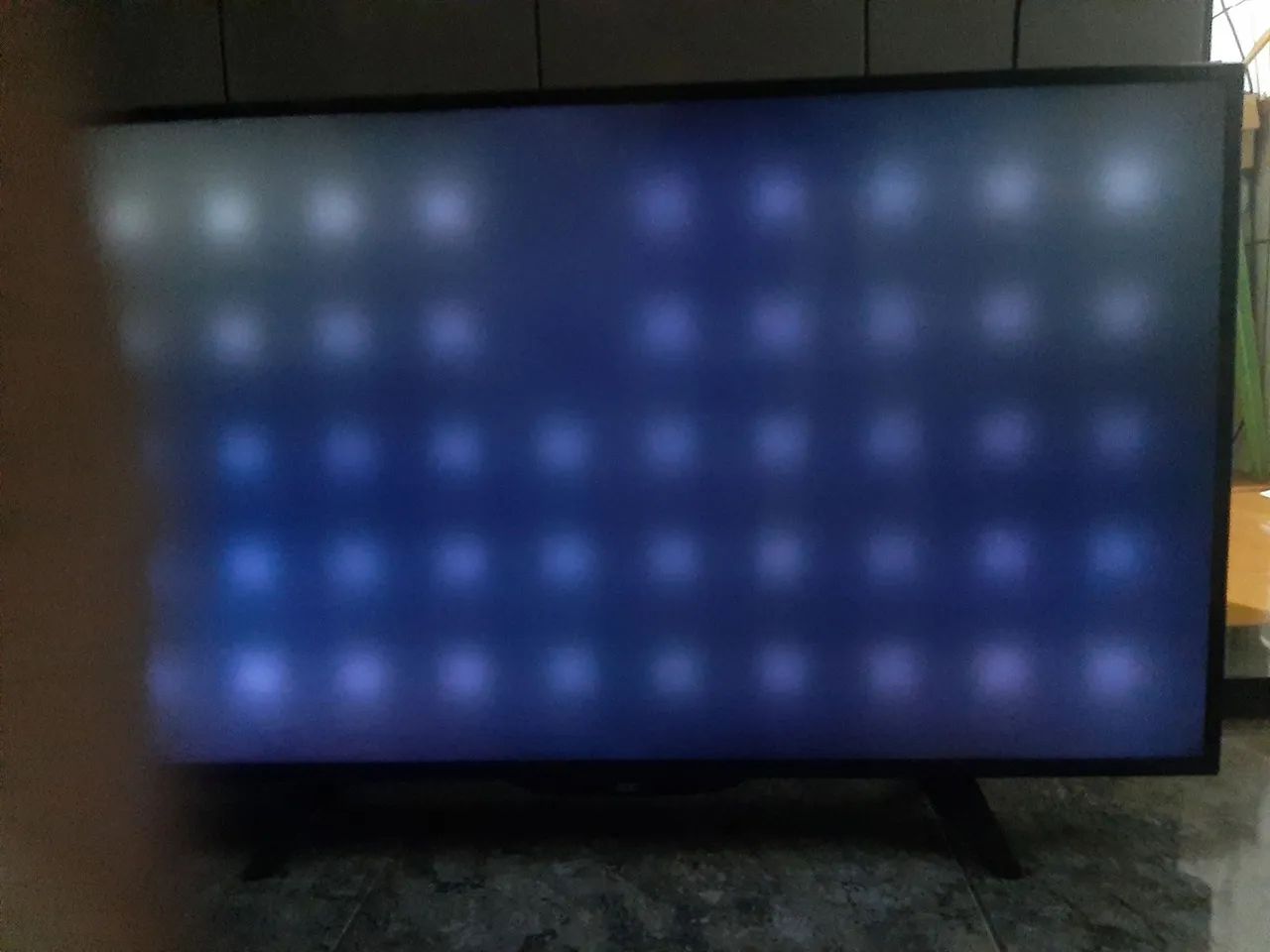 Vendo TV  AOC 43 polegadas 500 reais com defeito na tela  - Foto 2