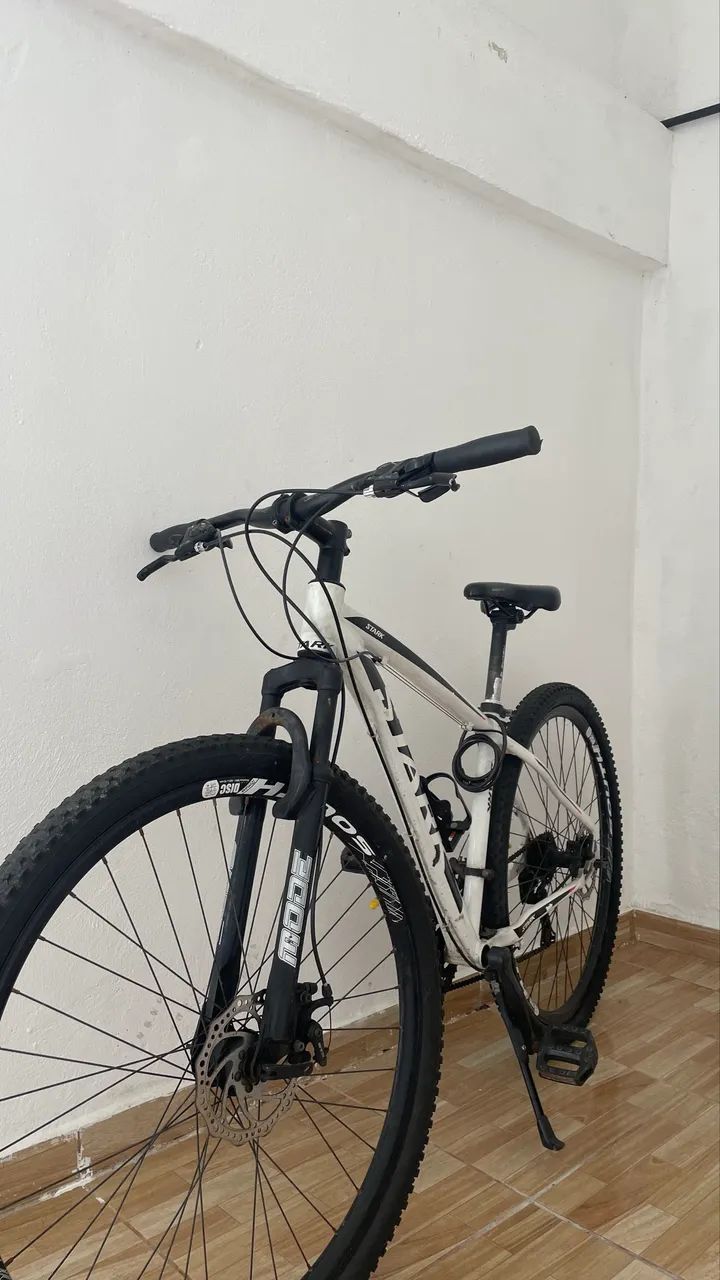 bicicleta aro 29 usada poucas vezes  - Foto 3