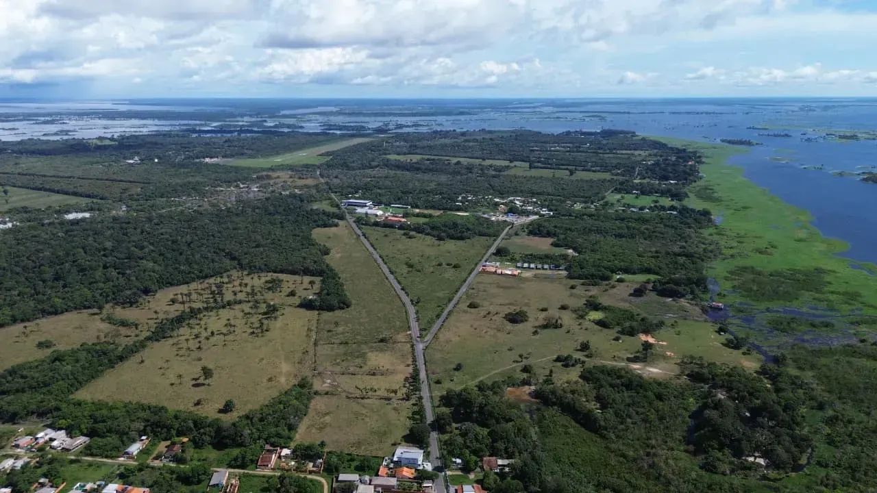 Terreno em Parintins em avenida Principal