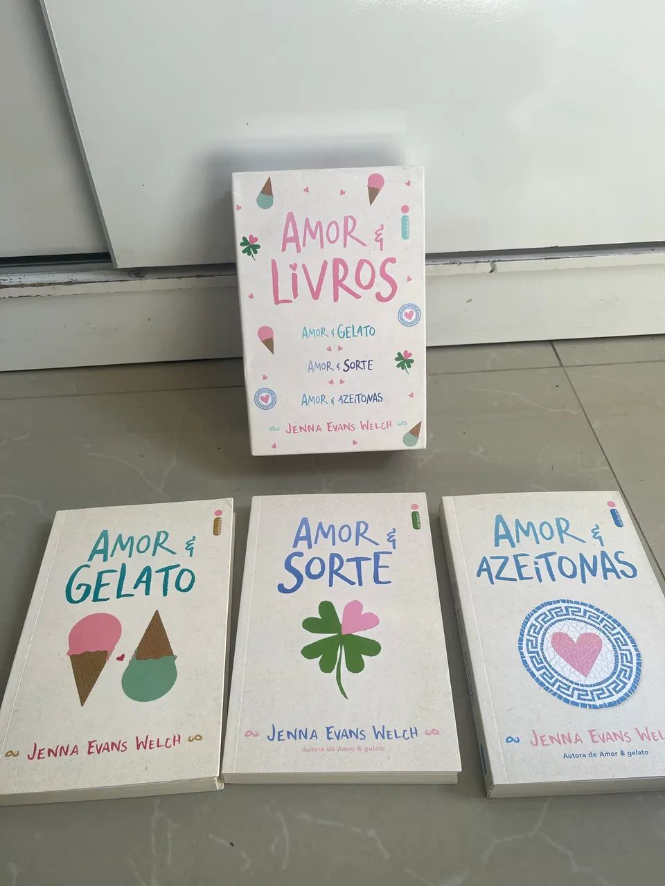 Box amor e livros 